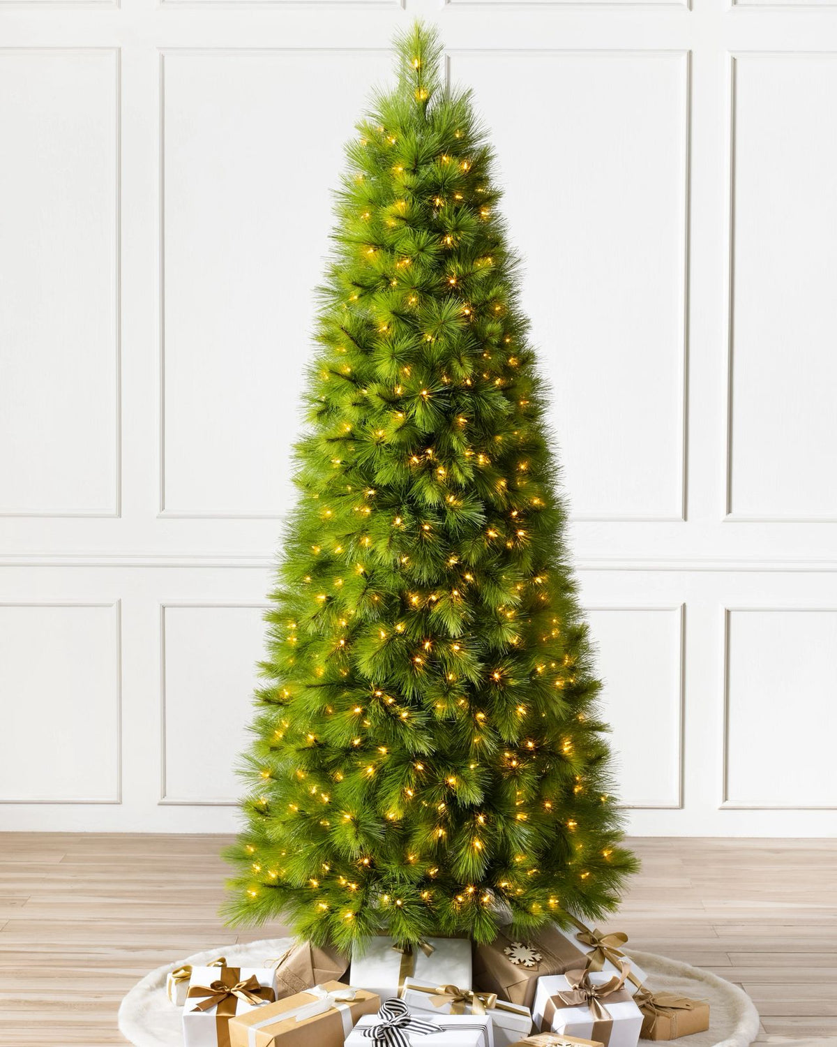 Árvore de Natal Pinheiro Agulha Slim Iluminada LED | Elegância Imponente e Aconchego no Seu Lar